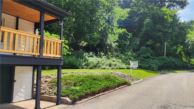 751 Naylor St, Greenfield, PA 15207