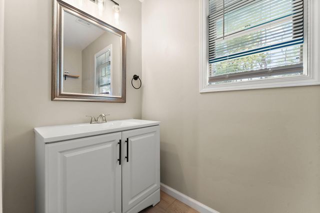 1318 Whippoorwill Road, Valparaiso, IN 46383
