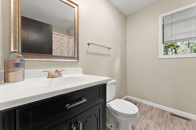 1318 Whippoorwill Road, Valparaiso, IN 46383
