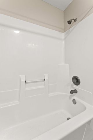 1318 Whippoorwill Road, Valparaiso, IN 46383