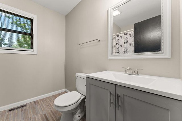 1318 Whippoorwill Road, Valparaiso, IN 46383