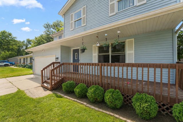 1318 Whippoorwill Road, Valparaiso, IN 46383
