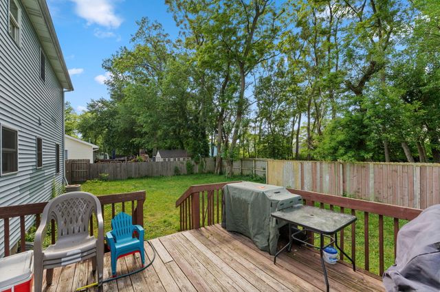 1318 Whippoorwill Road, Valparaiso, IN 46383