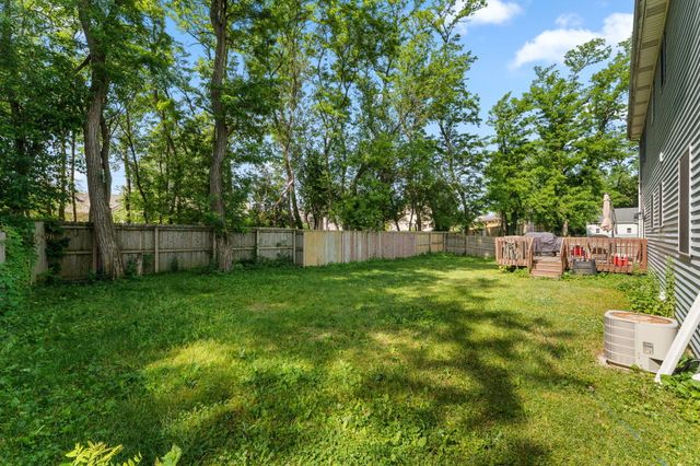 1318 Whippoorwill Road, Valparaiso, IN 46383