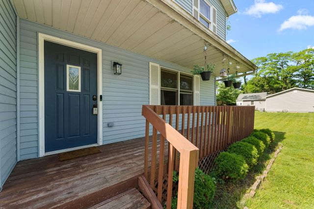1318 Whippoorwill Road, Valparaiso, IN 46383