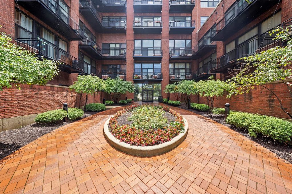 2323 W Pershing Road 401, Chicago, IL 60609