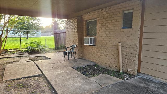 8002 Richland Drive, Houston, TX 77028