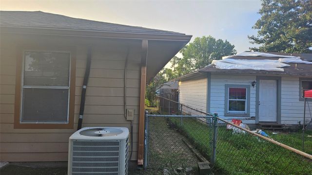 8002 Richland Drive, Houston, TX 77028