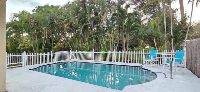 661 Lake Wellington Drive, Wellington, FL 33414