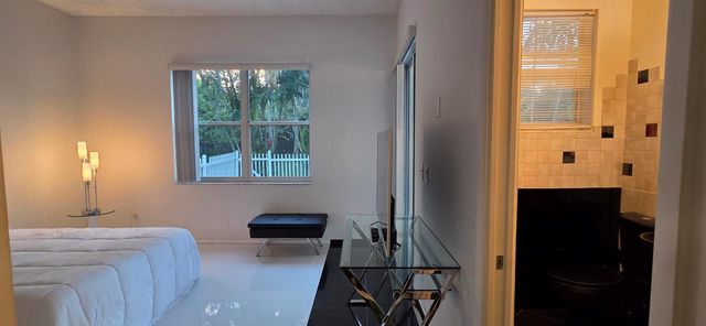 661 Lake Wellington Drive, Wellington, FL 33414