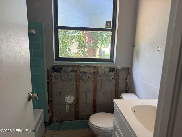 3944 COBALT Avenue E, Jacksonville, FL 32210