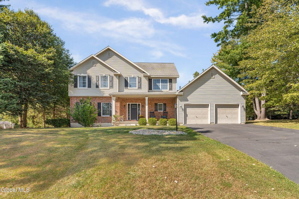 11 Foxhollow Grn, Bethlehem, NY 12054