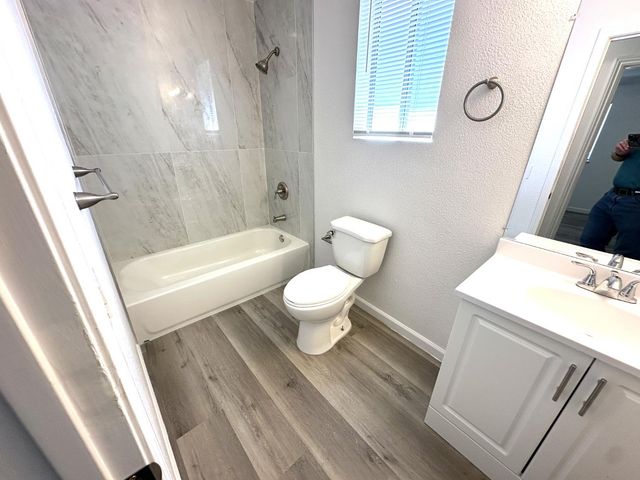 4005 35th St, Sacramento, CA 95820