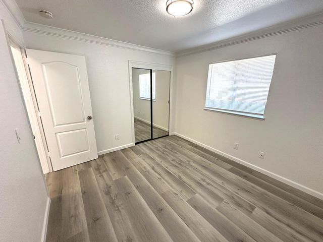 4005 35th St, Sacramento, CA 95820