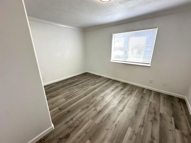 4005 35th St, Sacramento, CA 95820