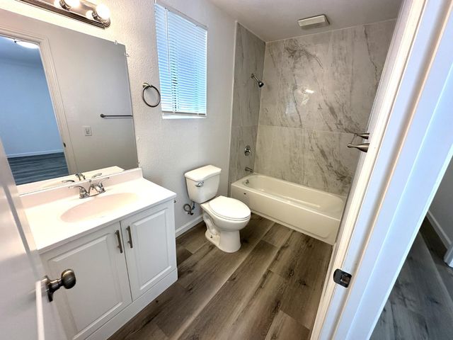 4005 35th St, Sacramento, CA 95820