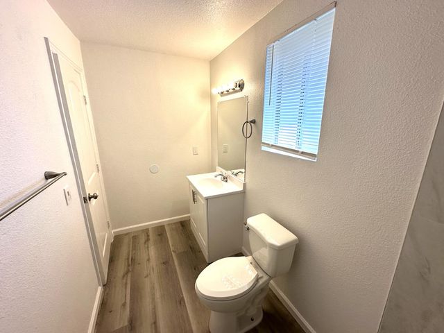 4005 35th St, Sacramento, CA 95820