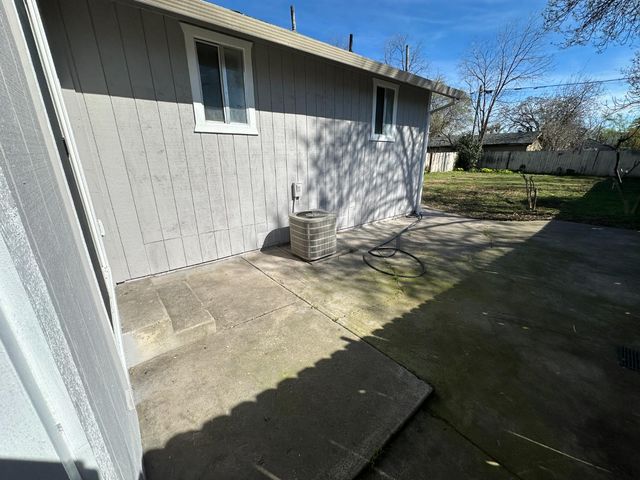 4005 35th St, Sacramento, CA 95820