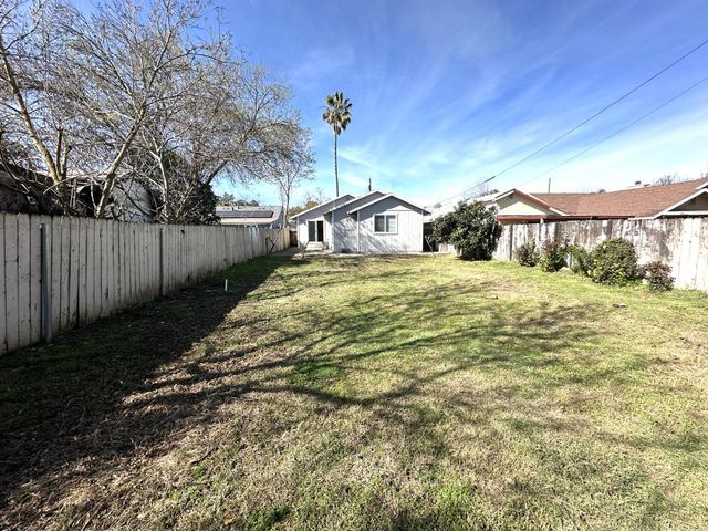 4005 35th St, Sacramento, CA 95820