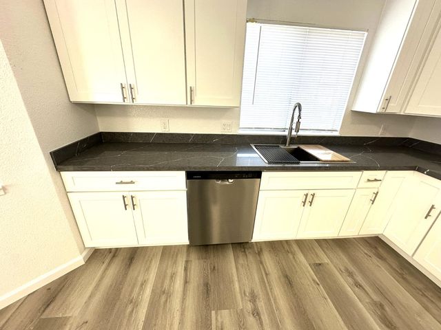 4005 35th St, Sacramento, CA 95820