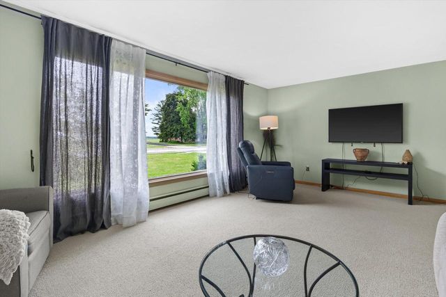 630 E Center STREET, Juneau, WI 53039