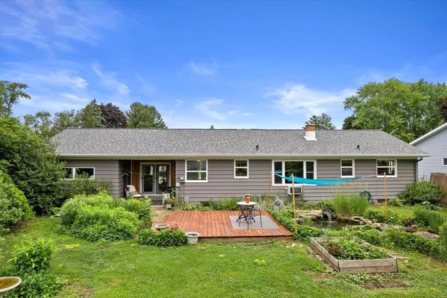 630 E Center STREET, Juneau, WI 53039