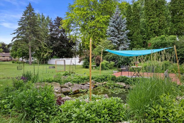 630 E Center STREET, Juneau, WI 53039