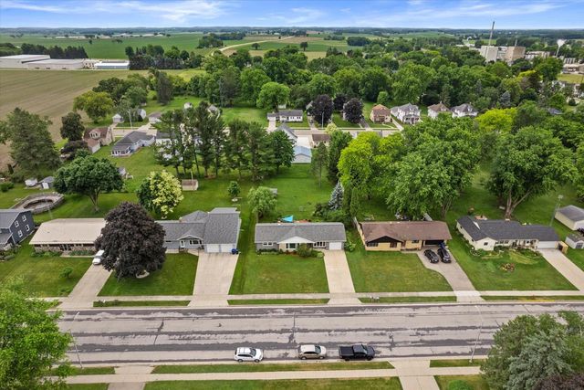 630 E Center STREET, Juneau, WI 53039
