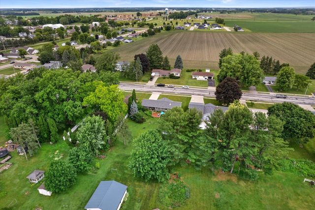630 E Center STREET, Juneau, WI 53039