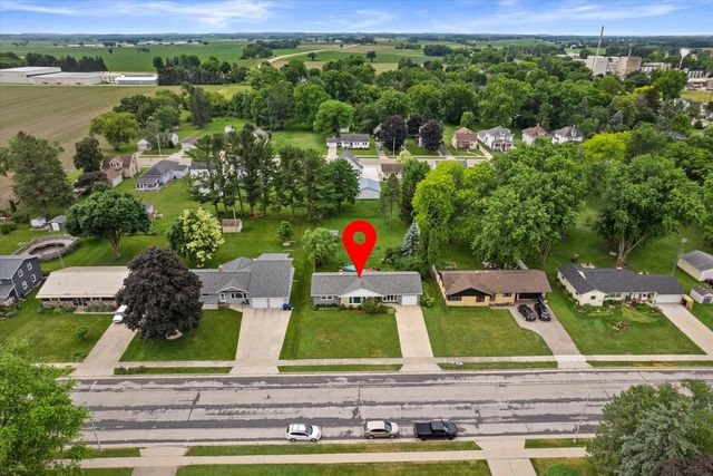 630 E Center STREET, Juneau, WI 53039