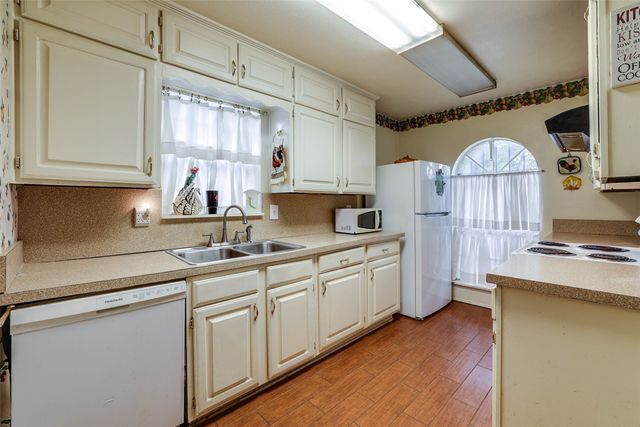 7110 Field View, Dallas, TX 75249