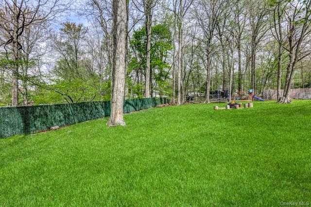 13 Gladwyne Court, Spring Valley, NY 10977