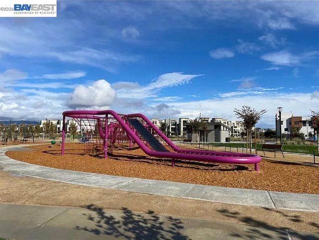 5552 Holly Bay Ave D, Dublin, CA 94568