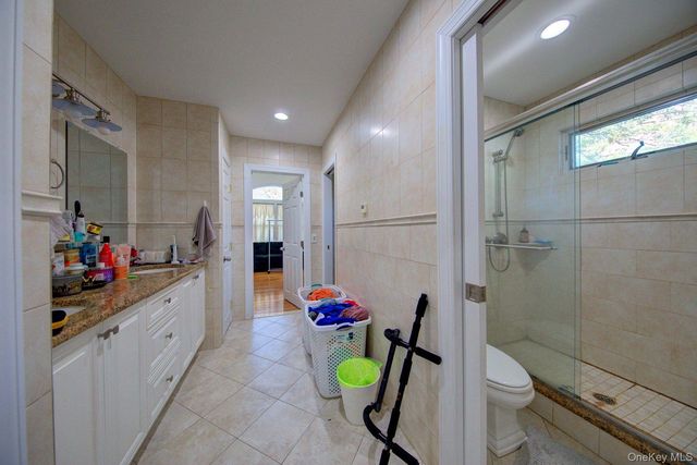 97 Chestnut Street, Mount Sinai, NY 11766