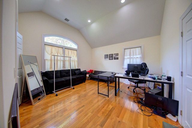 97 Chestnut Street, Mount Sinai, NY 11766