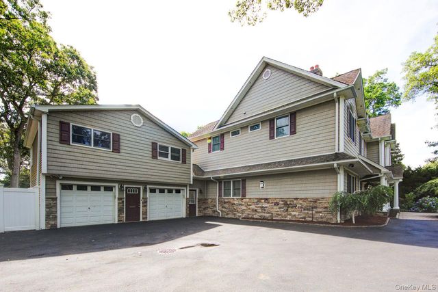 97 Chestnut Street, Mount Sinai, NY 11766