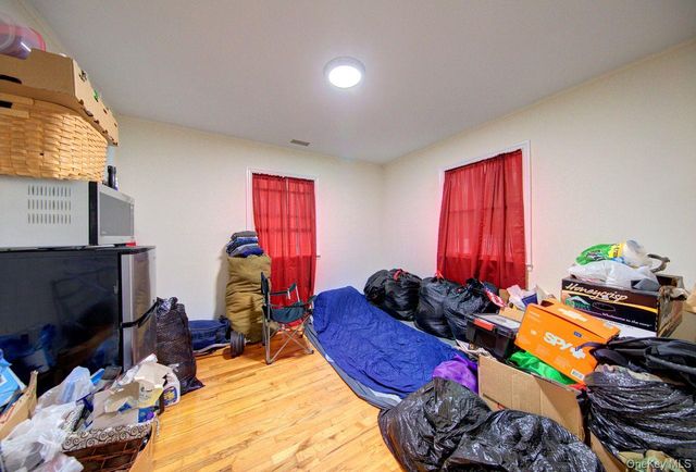 97 Chestnut Street, Mount Sinai, NY 11766