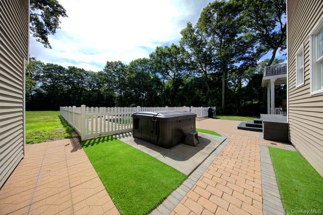97 Chestnut Street, Mount Sinai, NY 11766