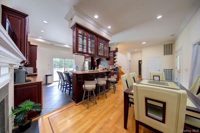 97 Chestnut Street, Mount Sinai, NY 11766