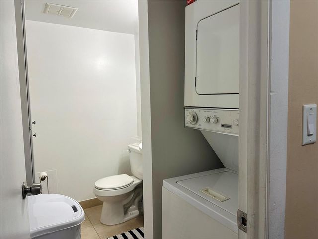 4156 Inverrary Drive 205, Lauderhill, FL 33319