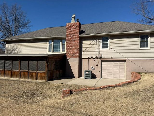 11703 E 48th Street, Kansas City, MO 64133