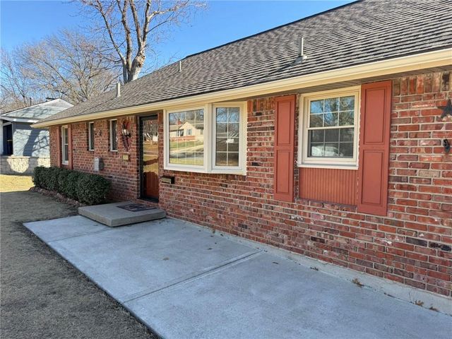 11703 E 48th Street, Kansas City, MO 64133