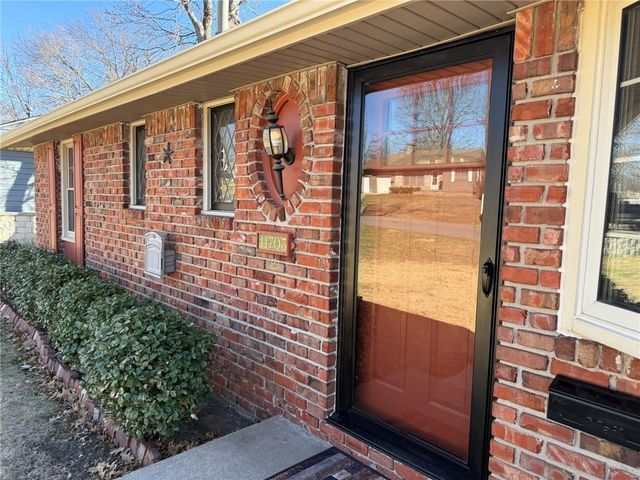 11703 E 48th Street, Kansas City, MO 64133