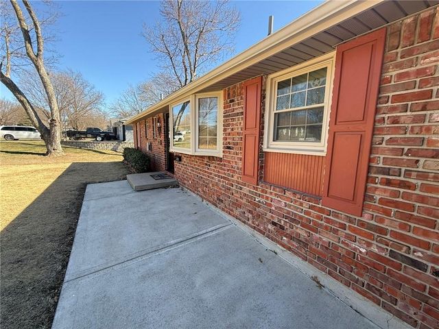 11703 E 48th Street, Kansas City, MO 64133