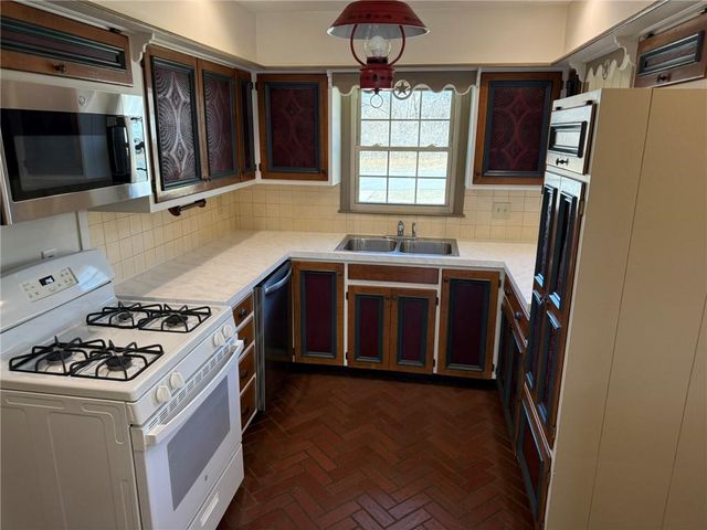 11703 E 48th Street, Kansas City, MO 64133