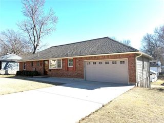 11703 E 48th Street, Kansas City, MO 64133