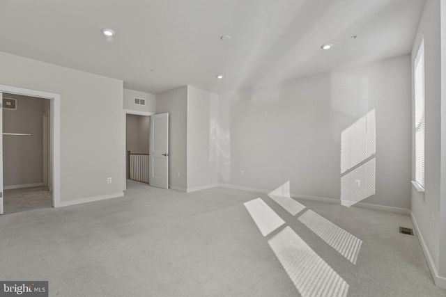 20280 NEWFOUNDLAND SQ, Ashburn, VA 20147