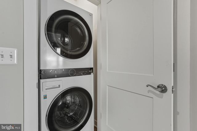 20280 NEWFOUNDLAND SQ, Ashburn, VA 20147