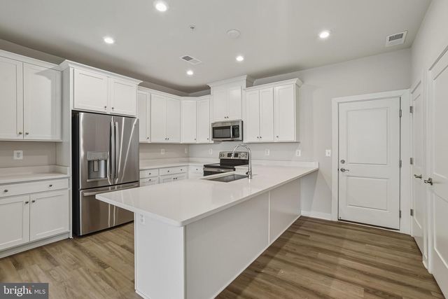 20280 NEWFOUNDLAND SQ, Ashburn, VA 20147