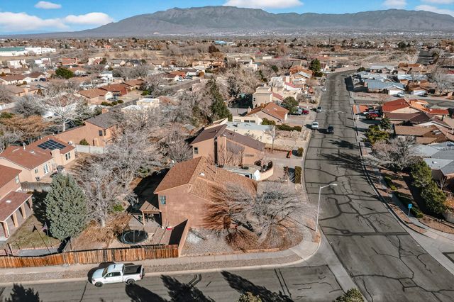 5419 Kachina Street NW, Albuquerque, NM 87120